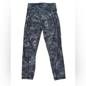 LULULEMON Size 6 Time to Sweat Crop 23” Black White Print Leggings